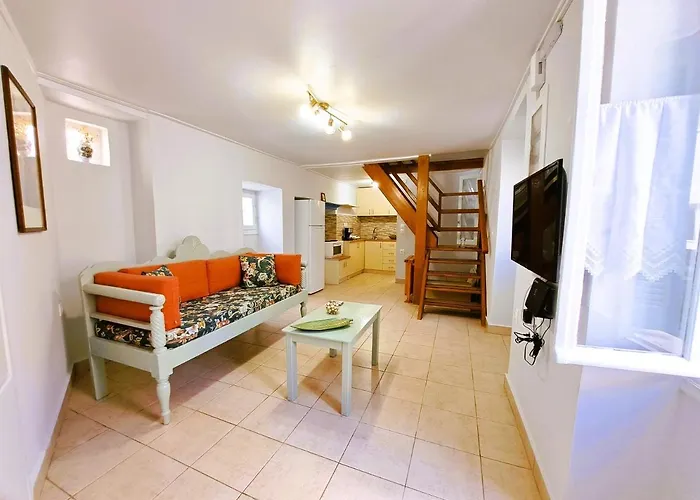 Giasemi Traditional House