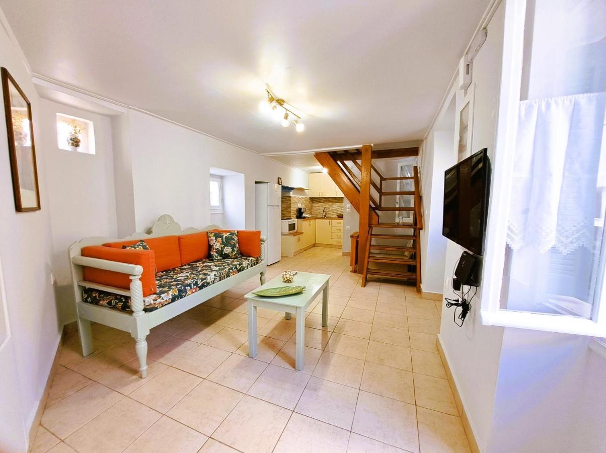 Holiday home Giasemi Traditional House